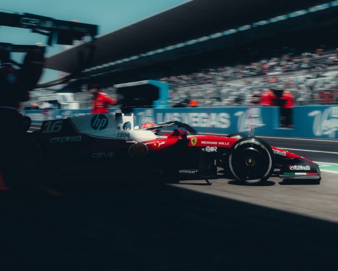 Leclerc cauto: "Noi più lontani da Mercedes di quanto sembra: la vittoria è difficile da centrare"