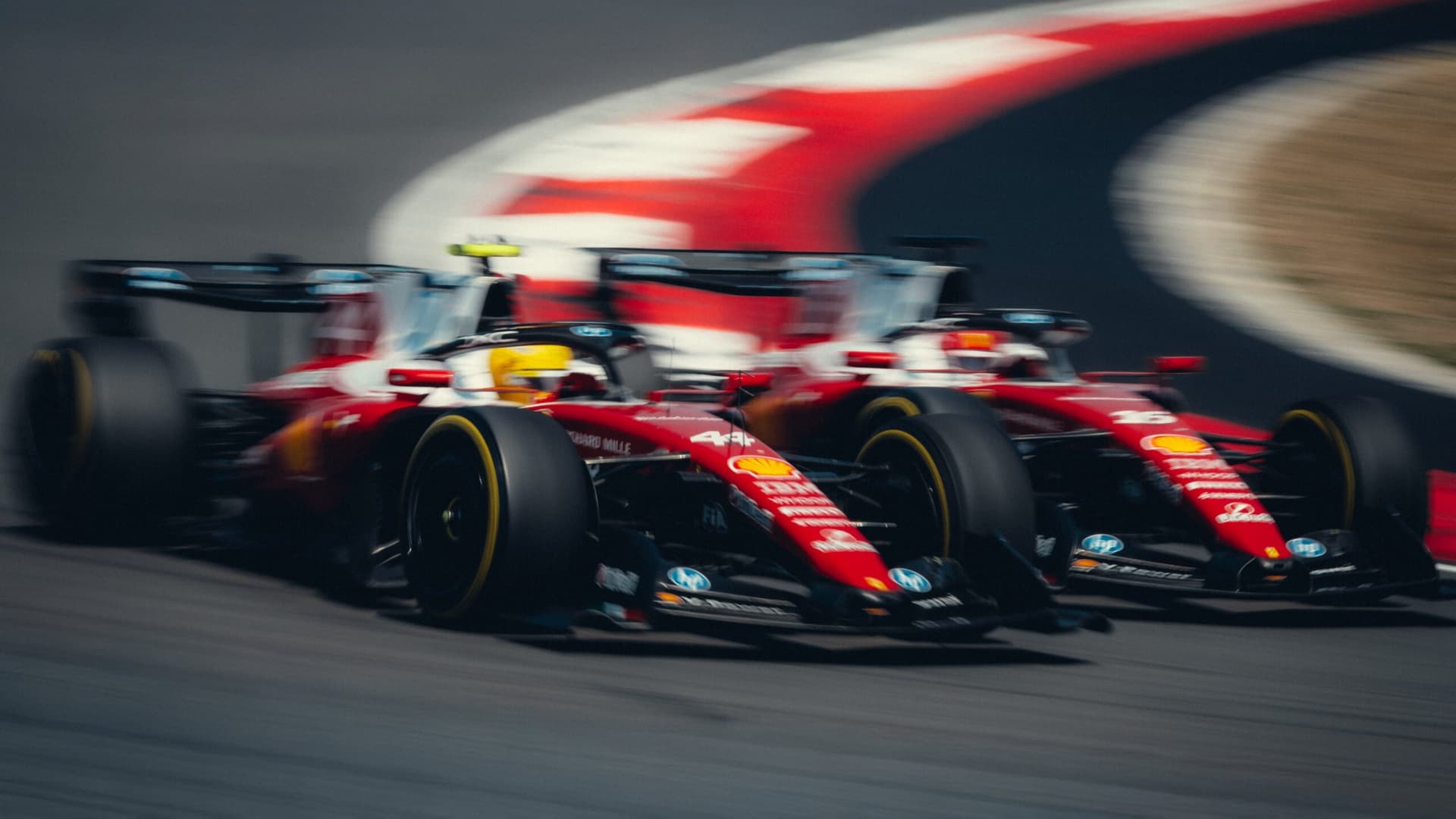 Hamilton: "Il duello prolungato con Leclerc? Questo è quello che succede quando due grandi piloti si rispettano"