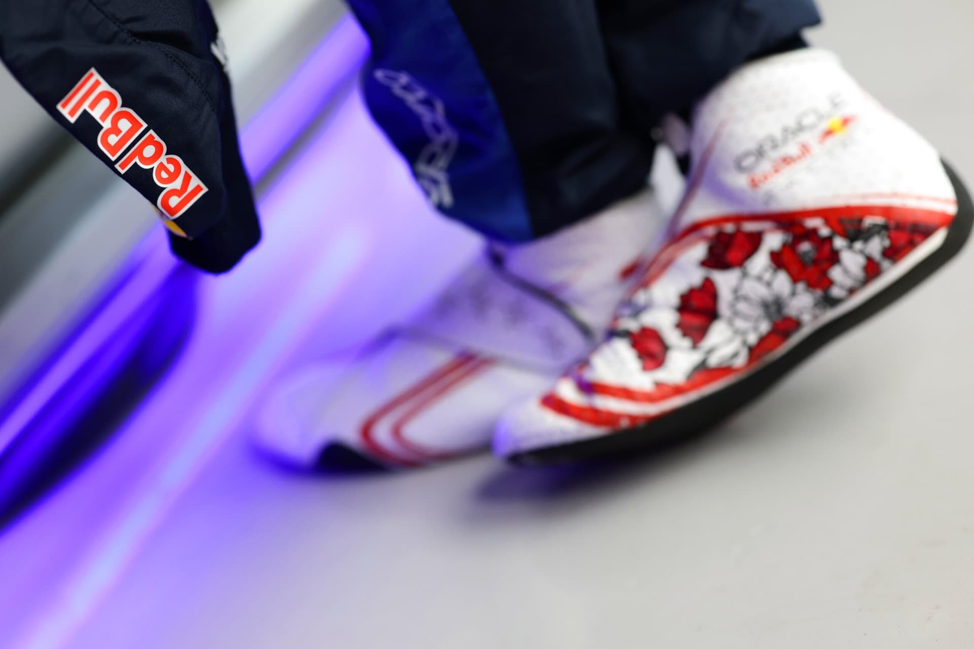 Hill avvisa Verstappen: "Minacce inutili, non puoi sempre ottenere quello che vuoi"