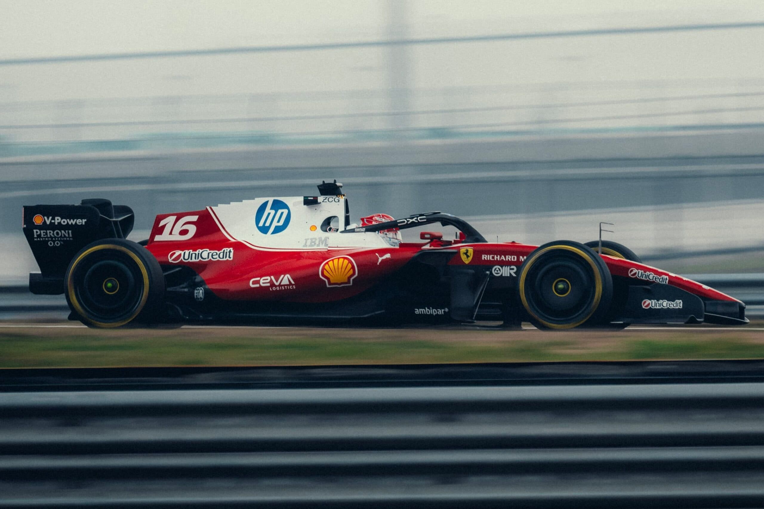 Jock Clear: "Ferrari ricucirà il gap con Mercedes. Questo non è affatto un 2014 bis"