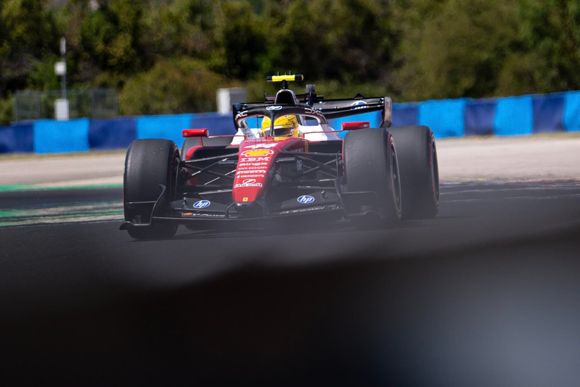Hamilton: "Partire quinto cambia tutto, ma in gara proveremo a recuperare"