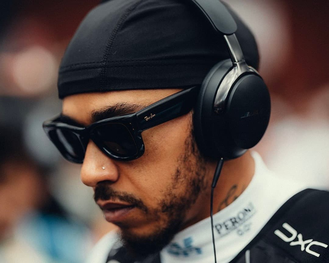 Hamilton: "La Ferrari è tornata a essere un esempio per tutta la griglia"