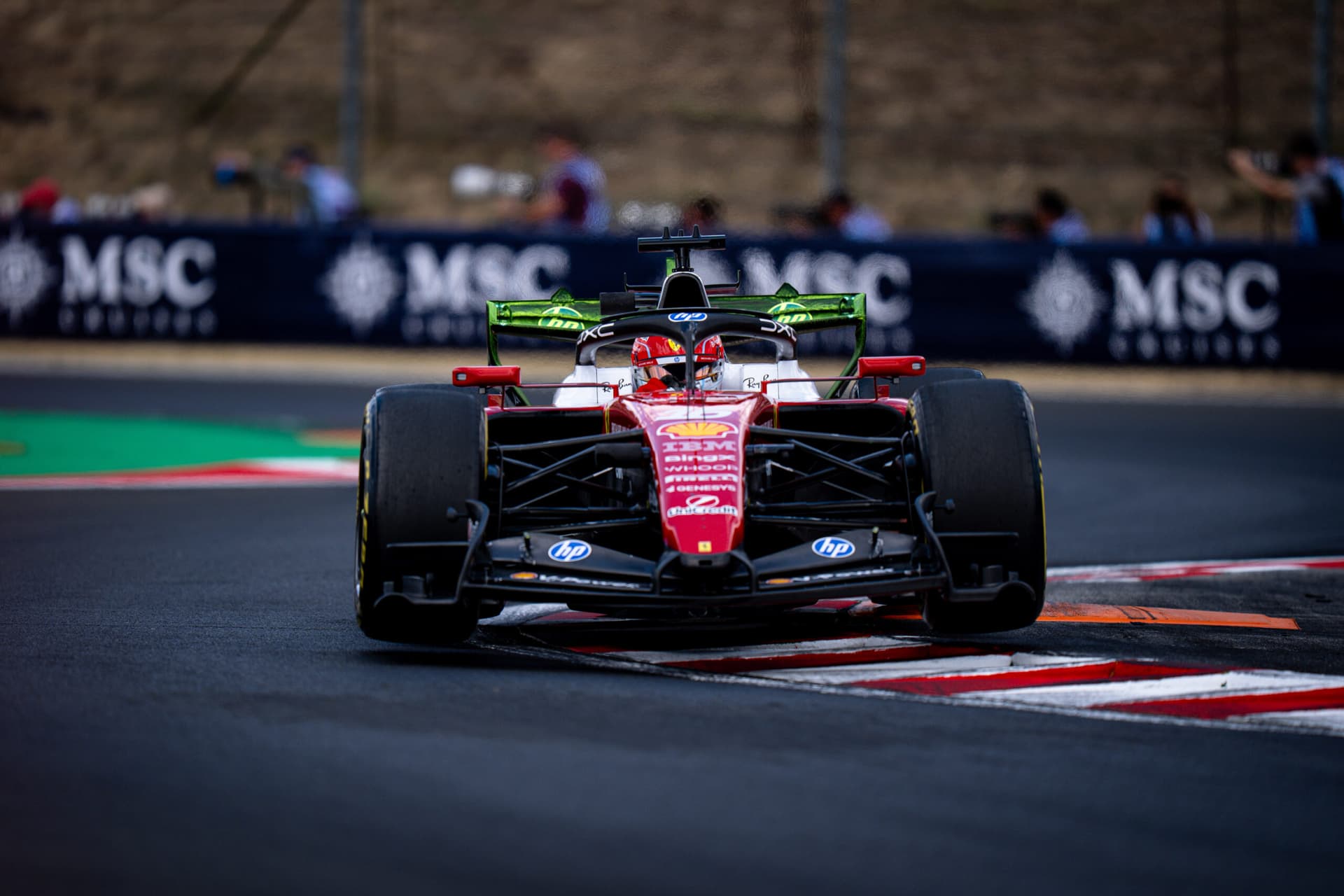 Leclerc: "Non credo che il vantaggio visto nelle prove sugli avversari sarà lo stesso in qualifica"
